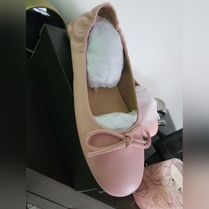 NWT Saks Fifth Avenue Cameron ballet flats